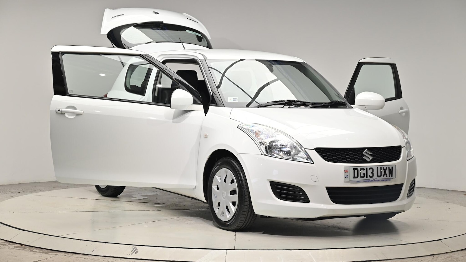 Used Suzuki Swift 2013 for sale - 76409137: Photo 44