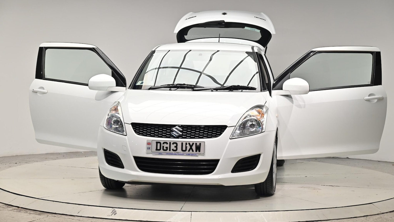 Used Suzuki Swift 2013 for sale - 76409137: Photo 48