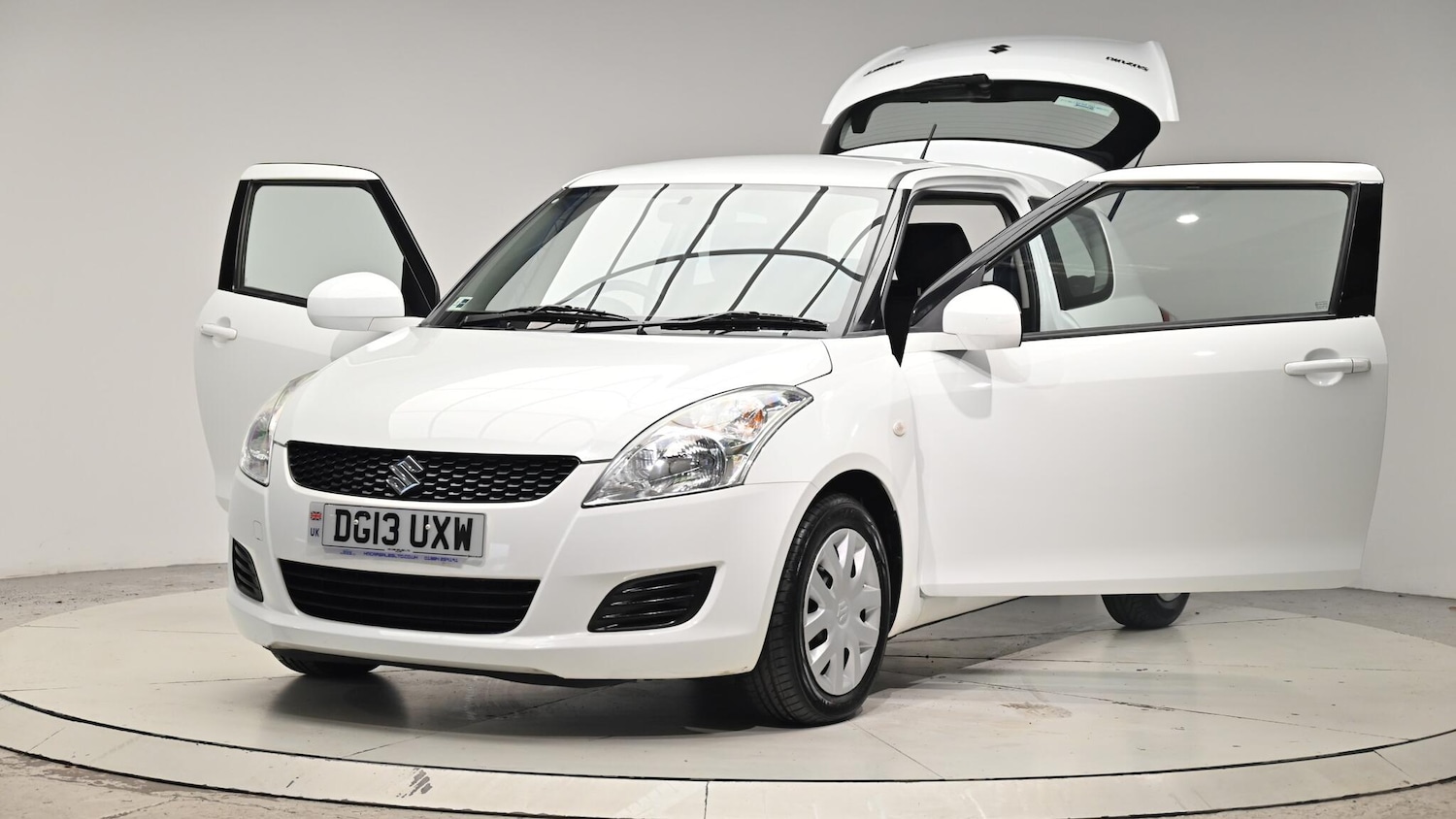 Used Suzuki Swift 2013 for sale - 76409137: Photo 50
