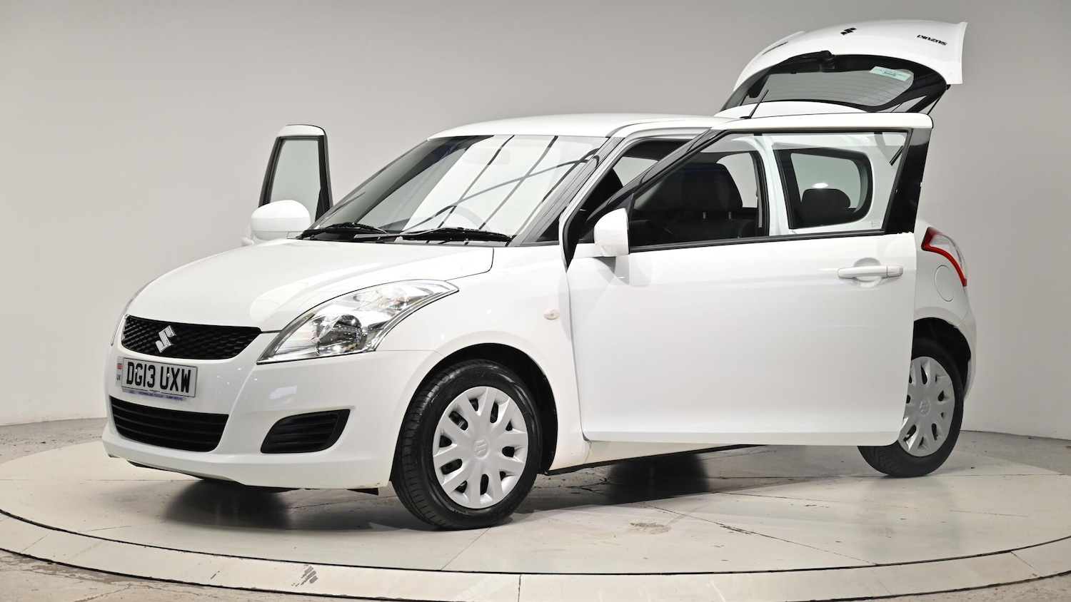 Used Suzuki Swift 2013 for sale - 76409137: Photo 52