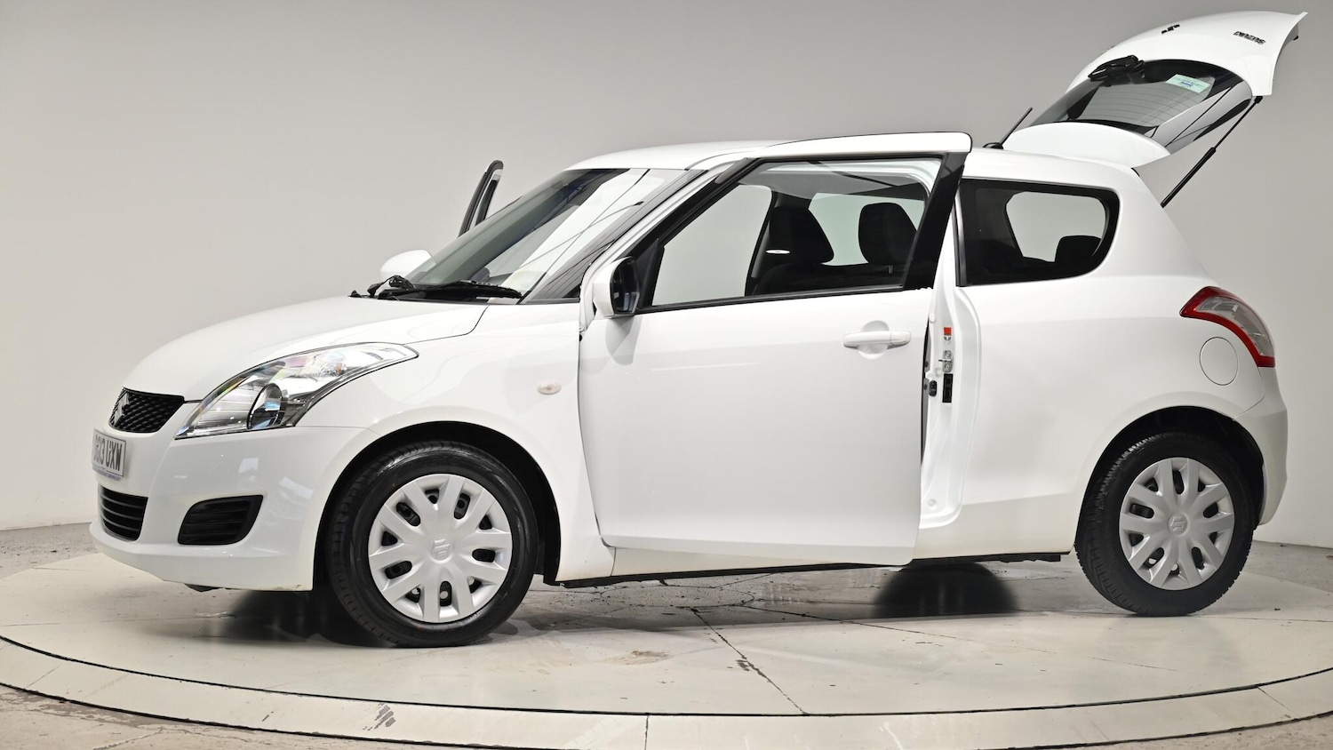 Used Suzuki Swift 2013 for sale - 76409137: Photo 54