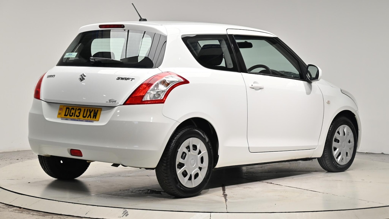 Used Suzuki Swift 2013 for sale - 76409137: Photo 6