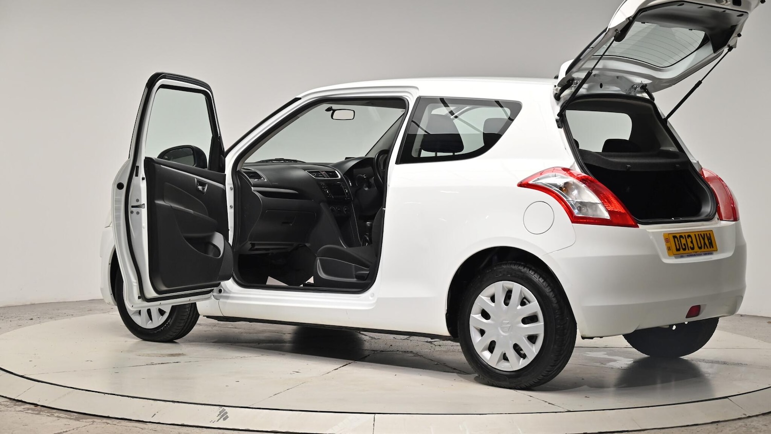 Used Suzuki Swift 2013 for sale - 76409137: Photo 60