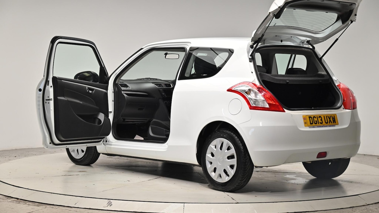 Used Suzuki Swift 2013 for sale - 76409137: Photo 61