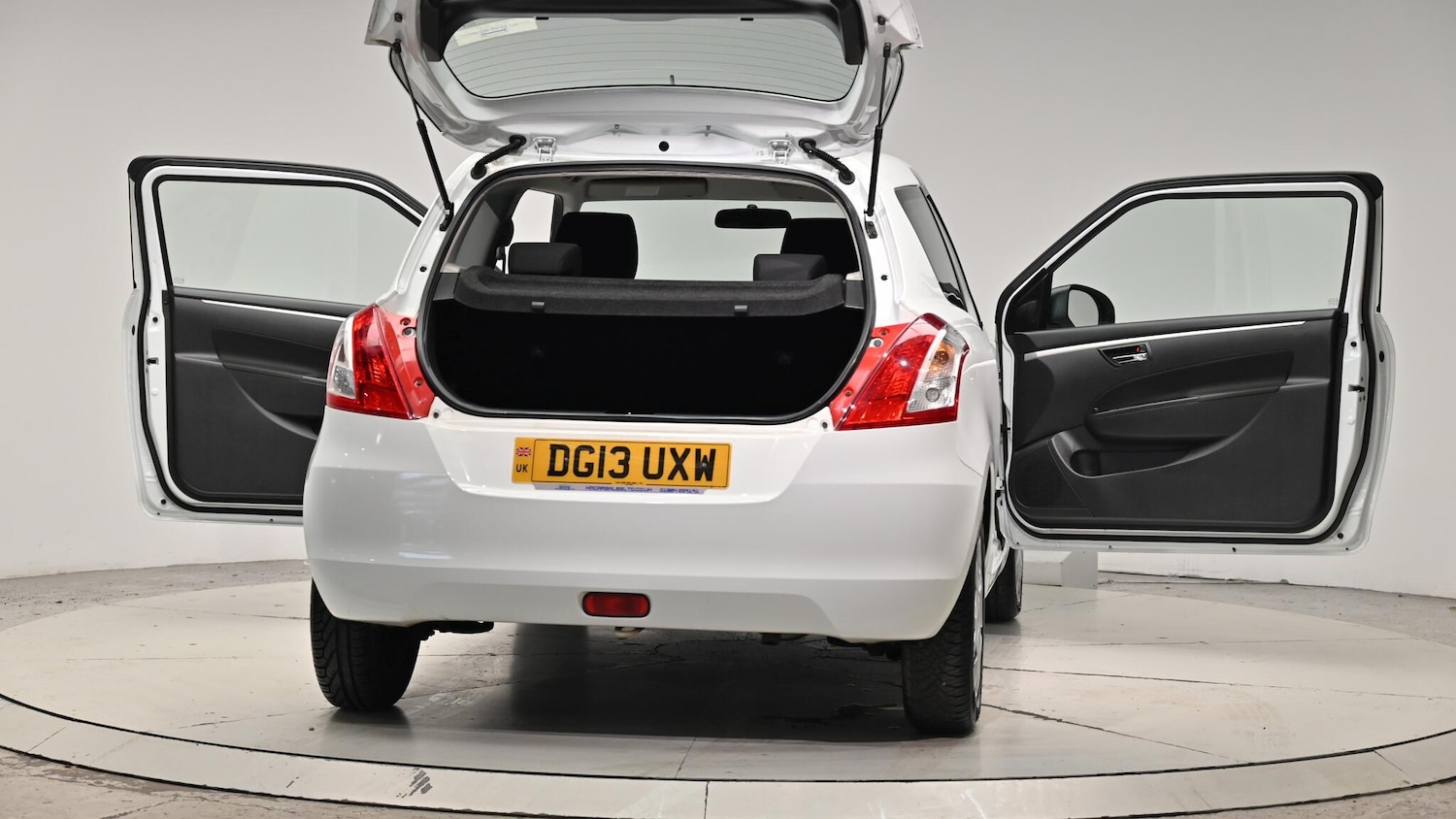 Used Suzuki Swift 2013 for sale - 76409137: Photo 66