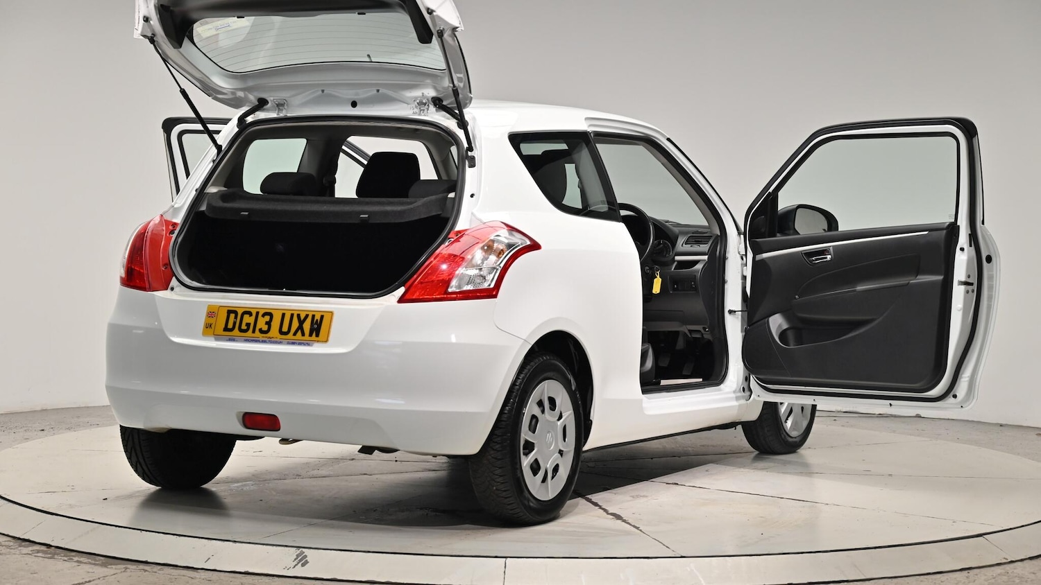 Used Suzuki Swift 2013 for sale - 76409137: Photo 68