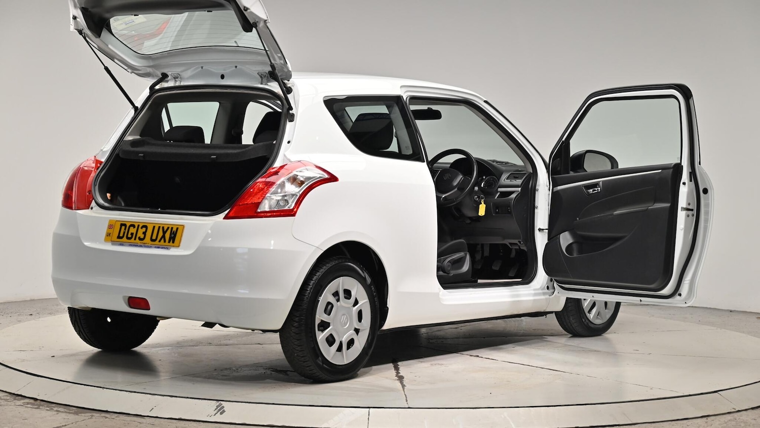 Used Suzuki Swift 2013 for sale - 76409137: Photo 69