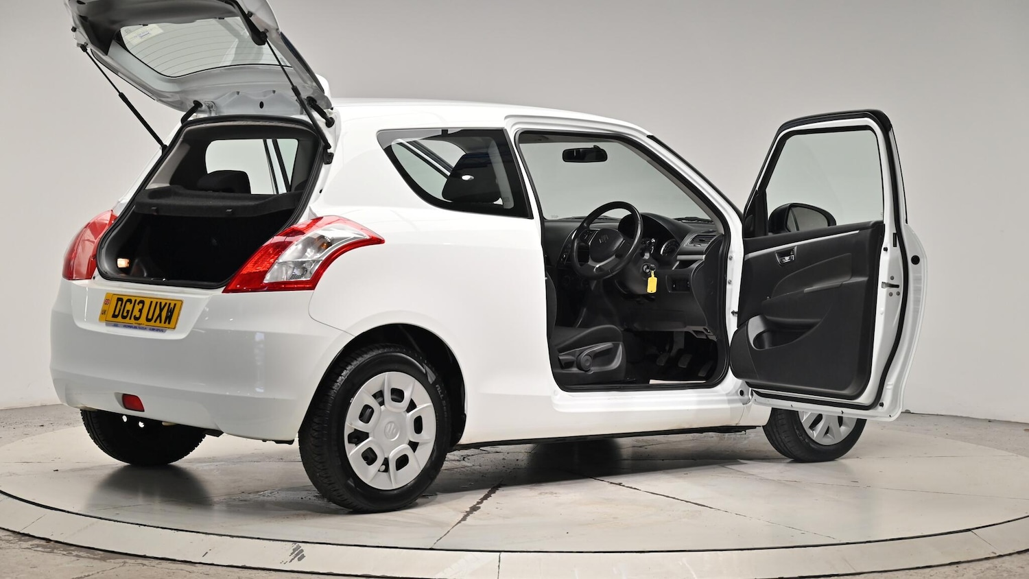 Used Suzuki Swift 2013 for sale - 76409137: Photo 70