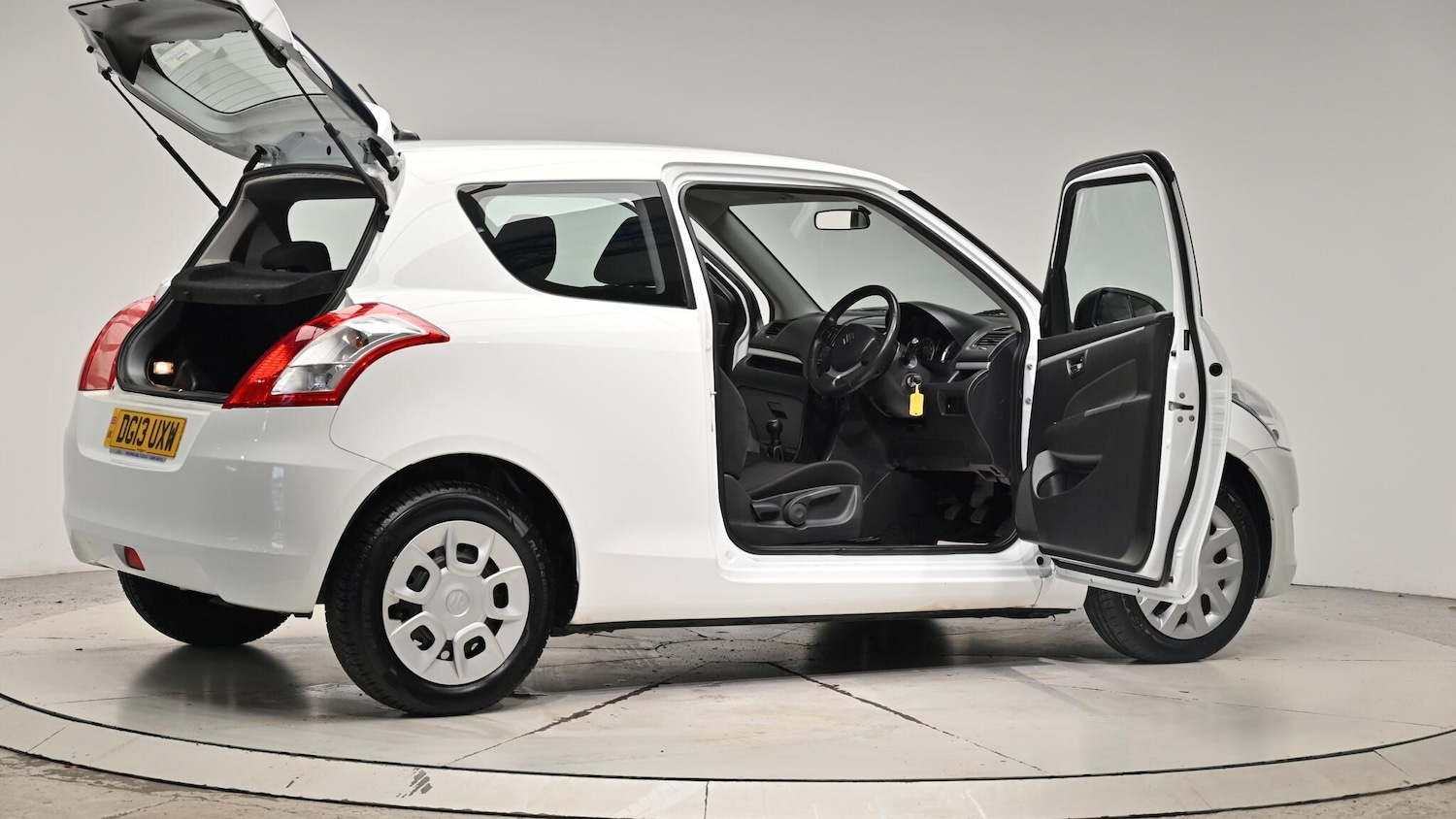 Used Suzuki Swift 2013 for sale - 76409137: Photo 71