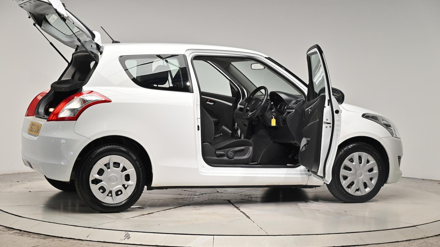 Used Suzuki Swift 2013 for sale - 76409137: Photo 72