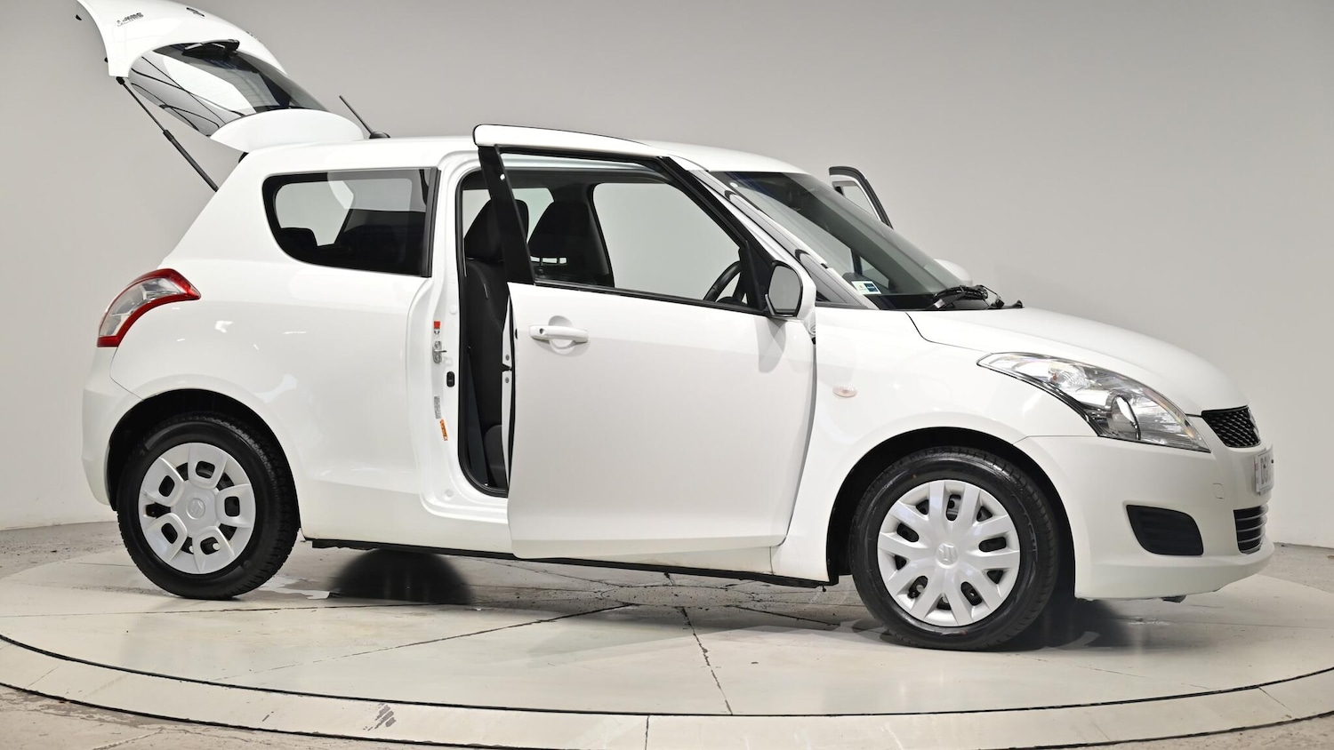 Used Suzuki Swift 2013 for sale - 76409137: Photo 76