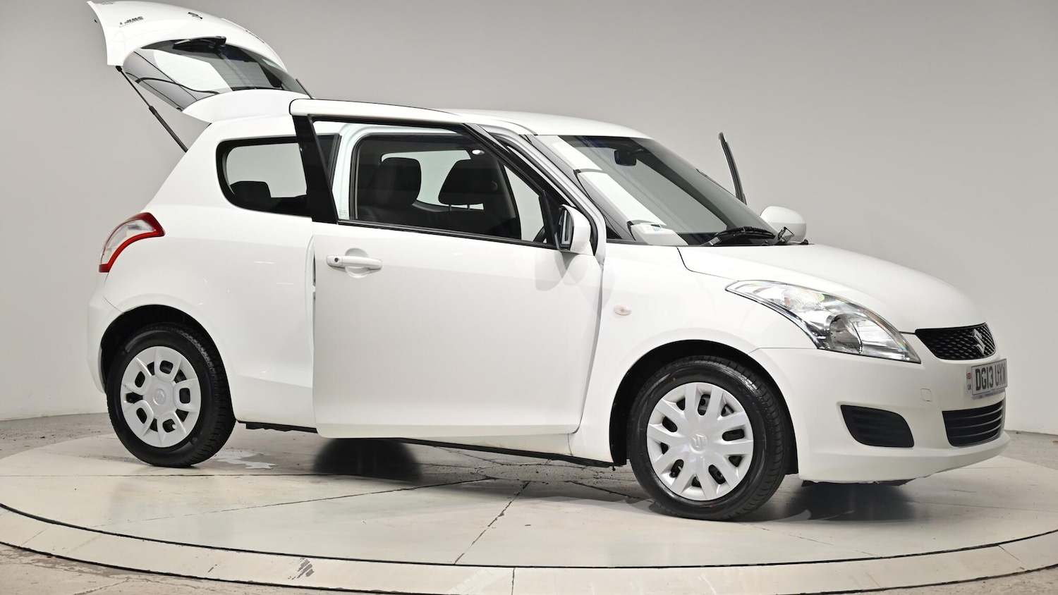 Used Suzuki Swift 2013 for sale - 76409137: Photo 77