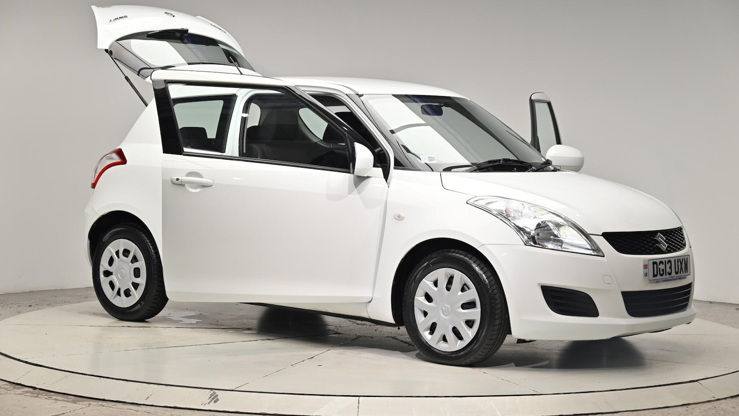 Used Suzuki Swift 2013 for sale - 76409137: Photo 78