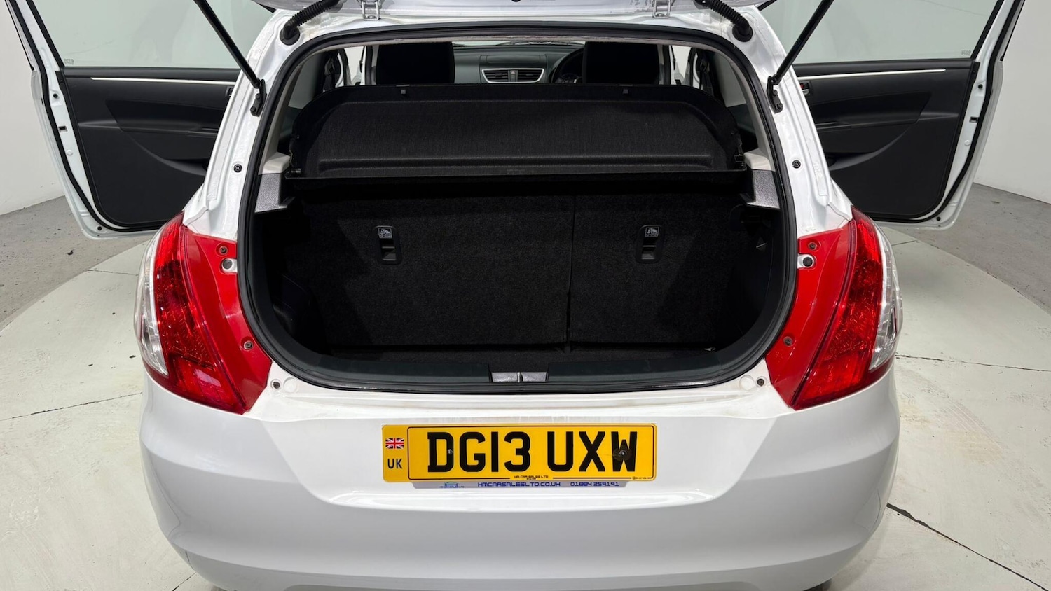 Used Suzuki Swift 2013 for sale - 76409137: Photo 87