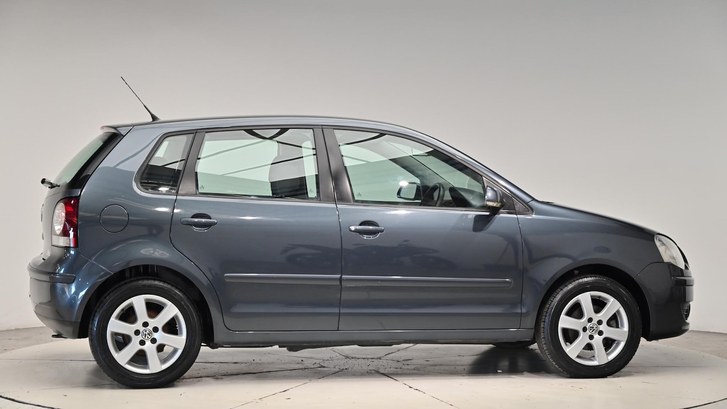 Used Volkswagen Polo 2009 for sale - 76645424: Photo 37