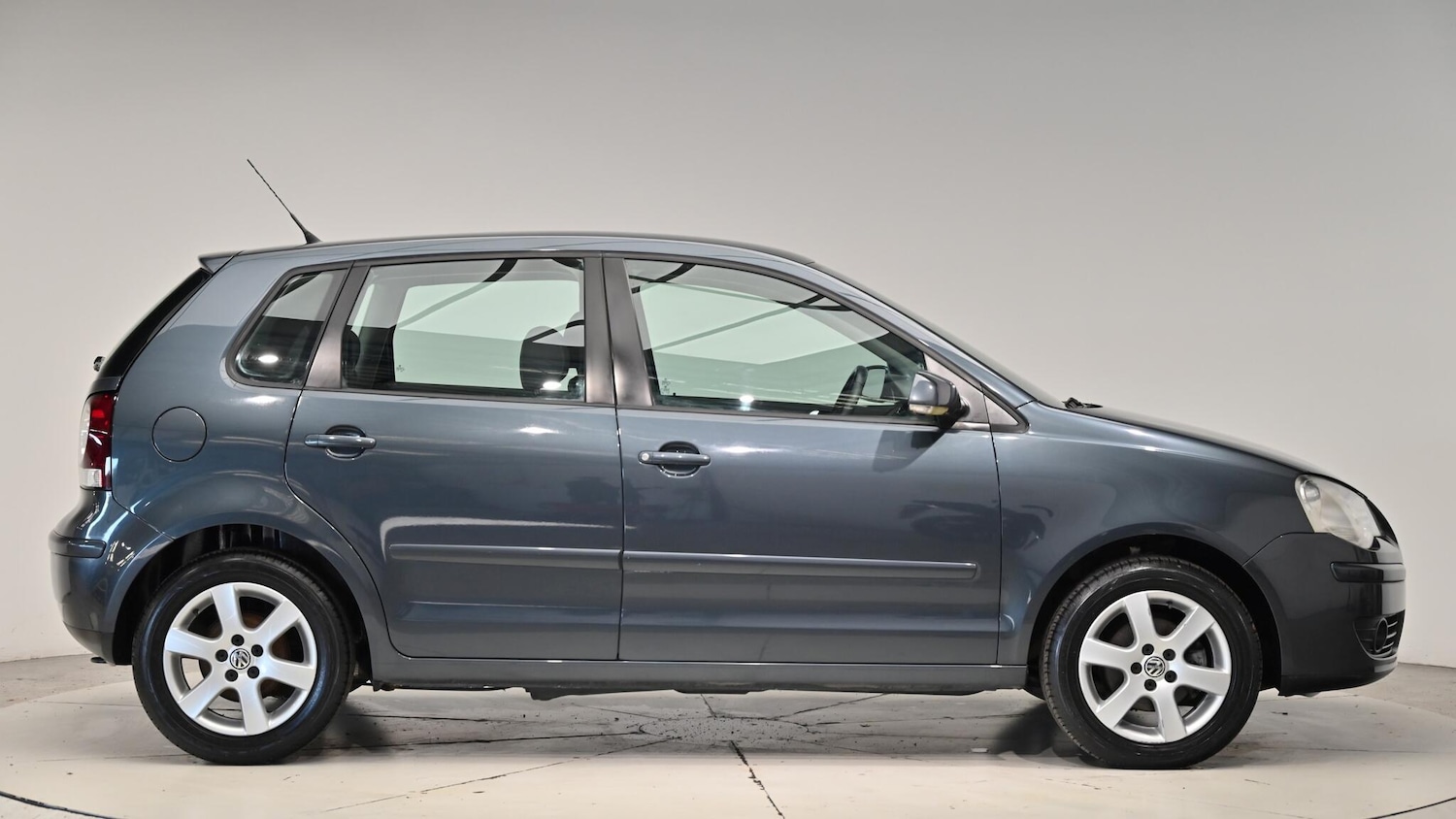 Used Volkswagen Polo 2009 for sale - 76645424: Photo 38