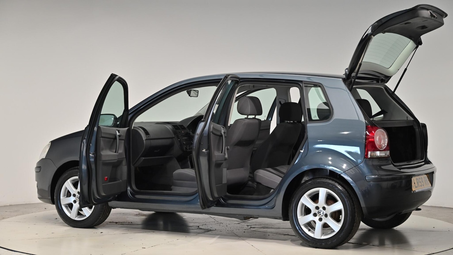 Used Volkswagen Polo 2009 for sale - 76645424: Photo 59