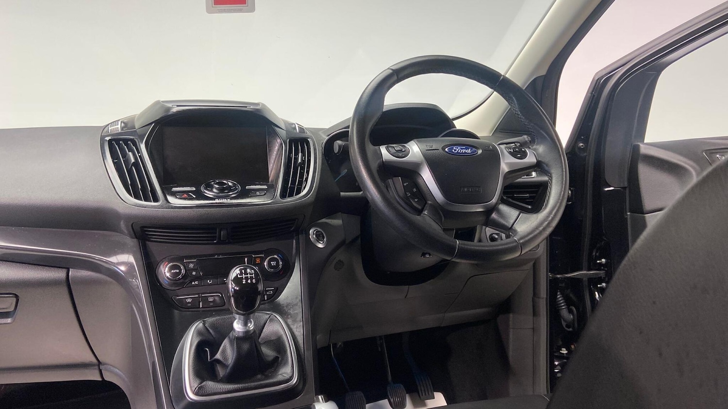 Used Ford Kuga 2015 for sale - 76307207: Photo 87
