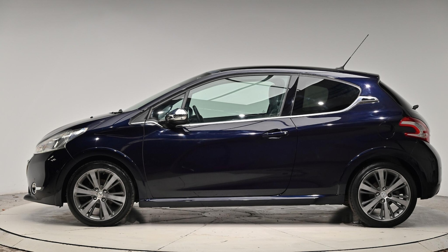 Used Peugeot 208 2015 for sale - 76759562: Photo 3