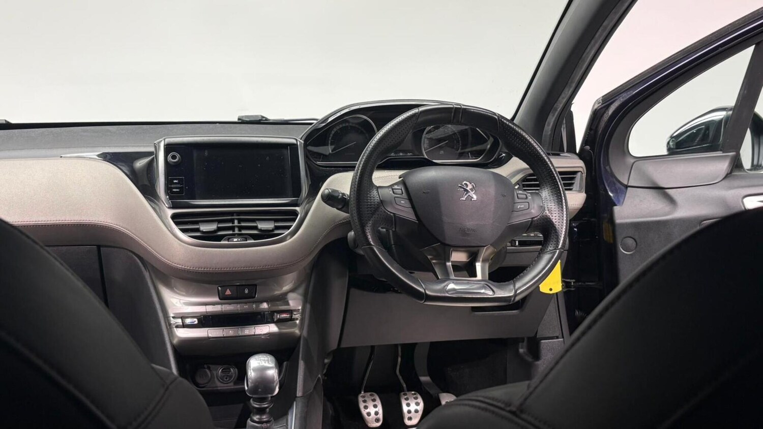 Used Peugeot 208 2015 for sale - 76759562: Photo 85