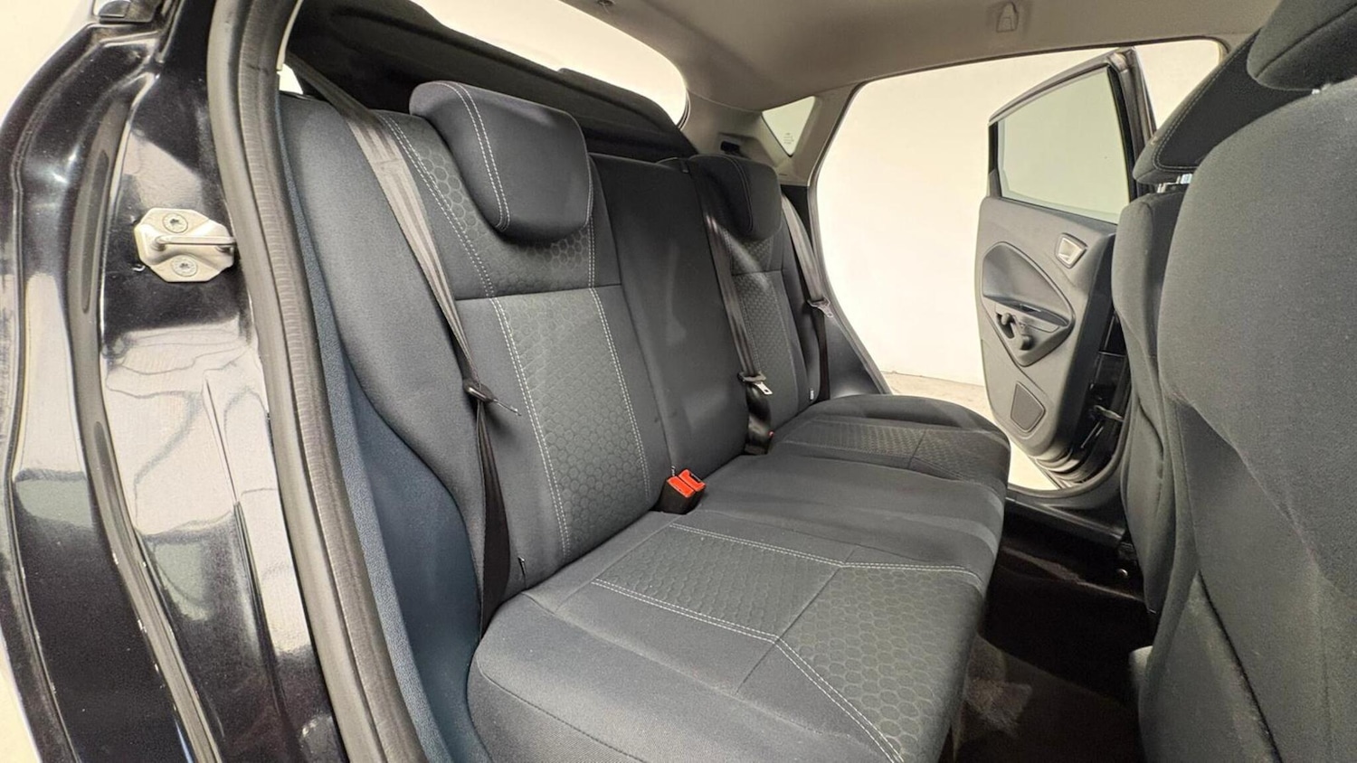 Used Ford Fiesta 2011 for sale - 76781230: Photo 85