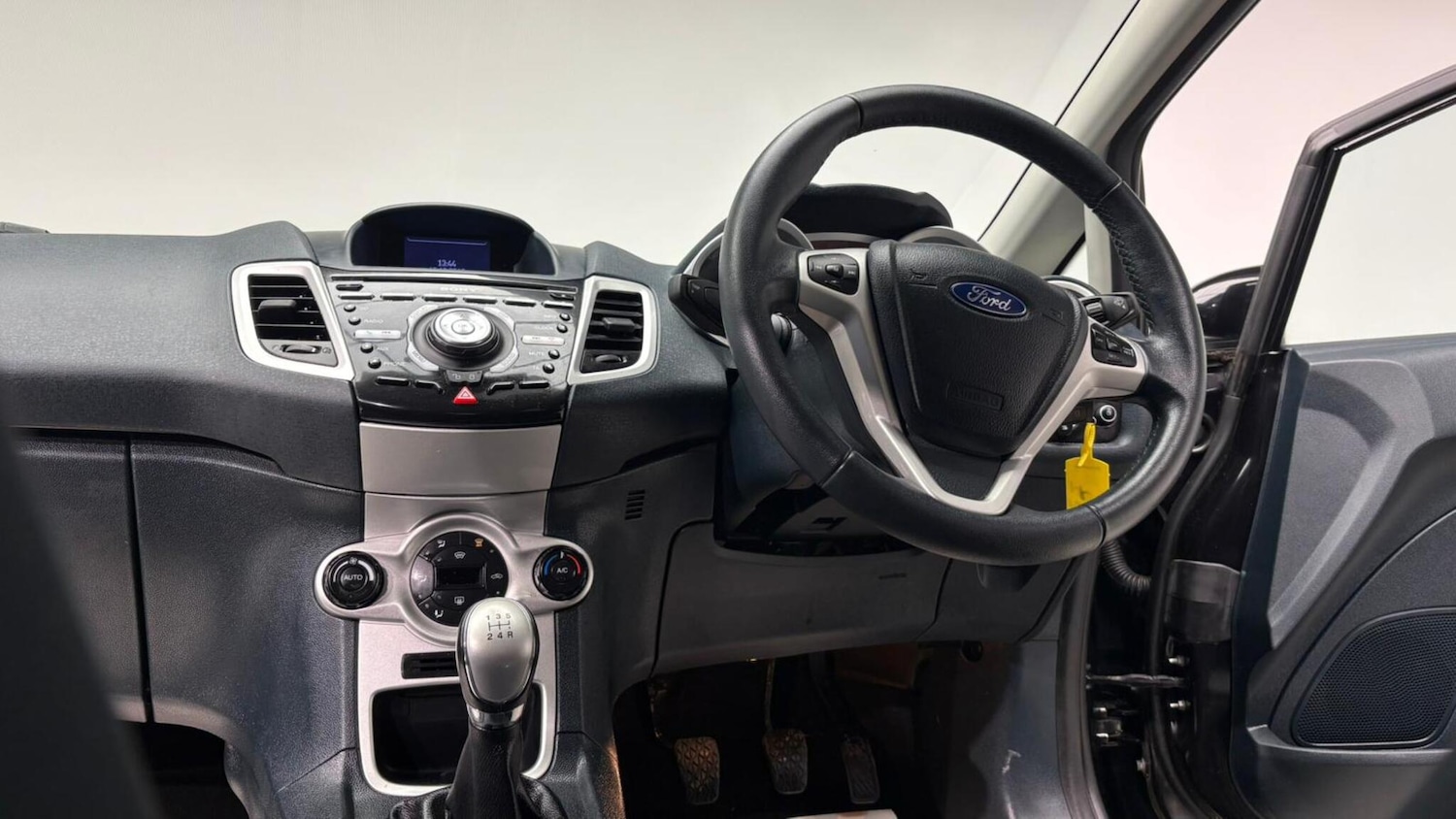 Used Ford Fiesta 2011 for sale - 76781230: Photo 87