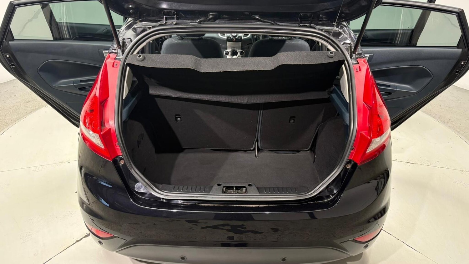 Used Ford Fiesta 2011 for sale - 76781230: Photo 89