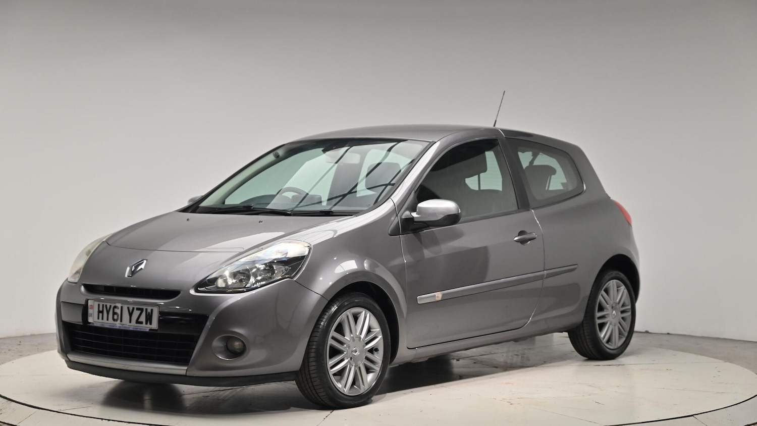 Used Renault Clio 2011 for sale - 76702355: Photo 15