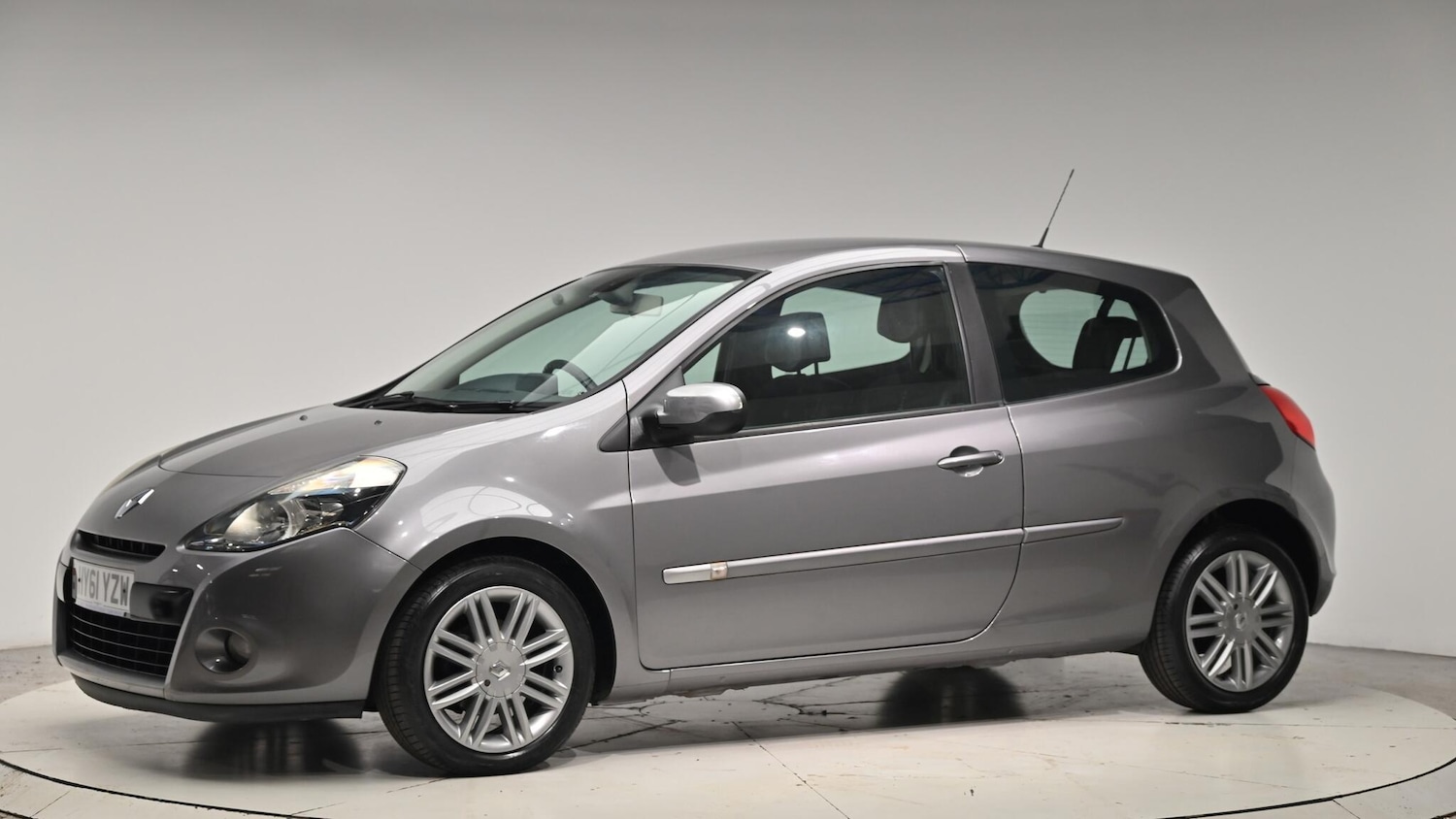 Used Renault Clio 2011 for sale - 76702355: Photo 17