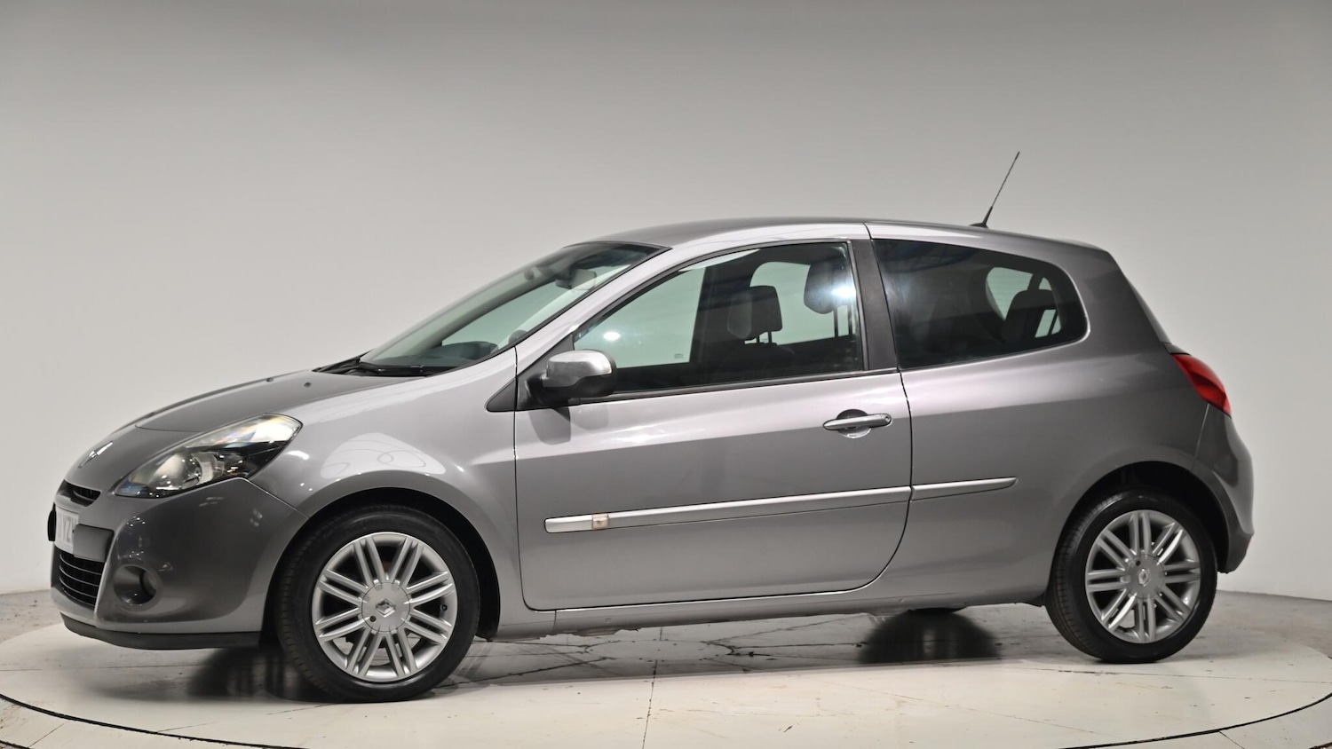 Used Renault Clio 2011 for sale - 76702355: Photo 18