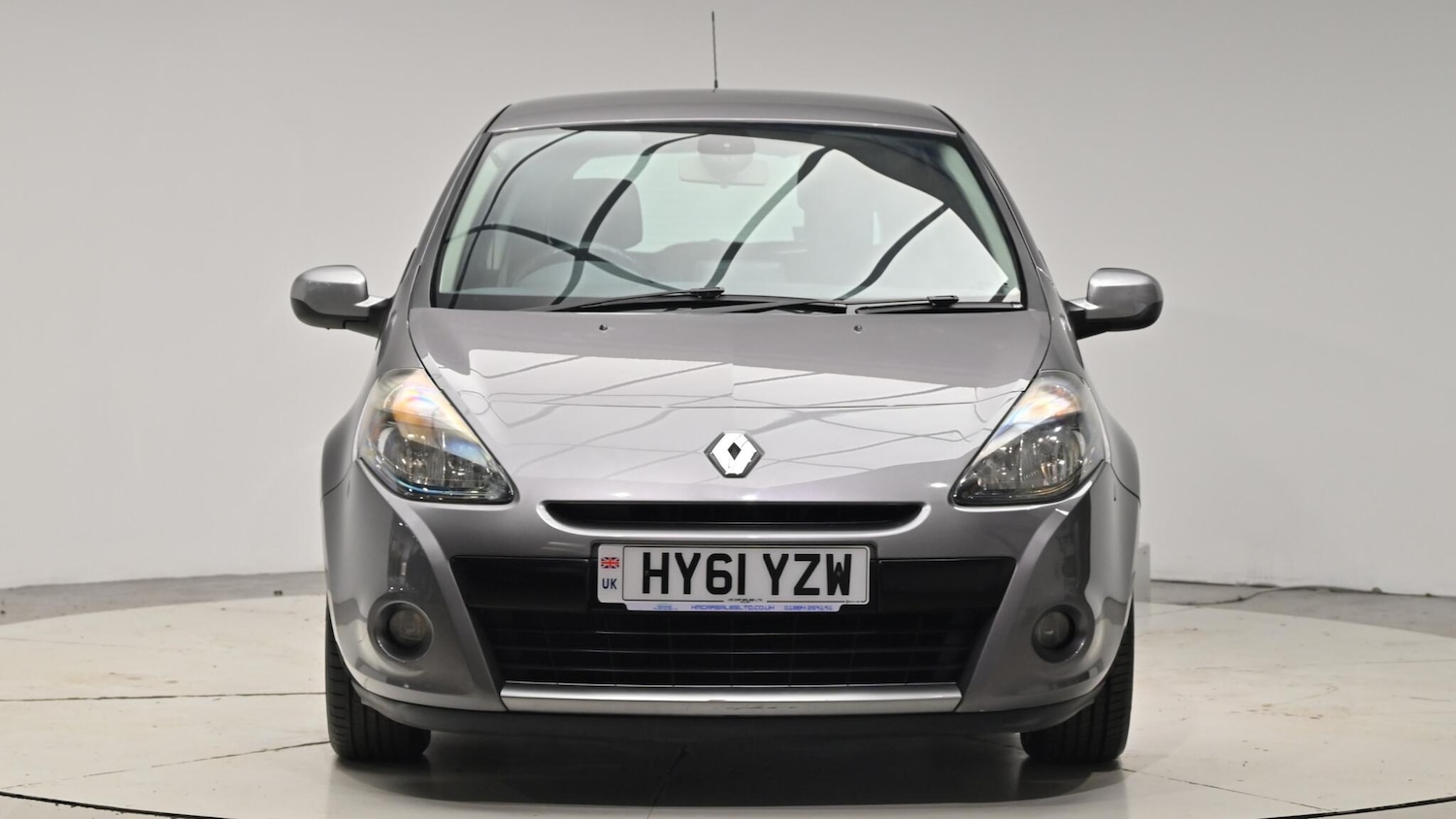 Used Renault Clio 2011 for sale - 76702355: Photo 2