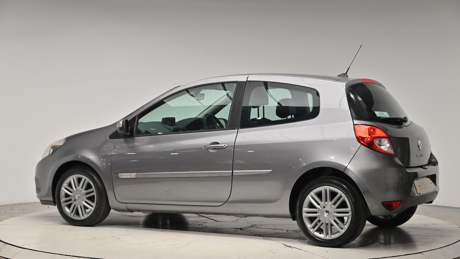 Used Renault Clio 2011 for sale - 76702355: Photo 23
