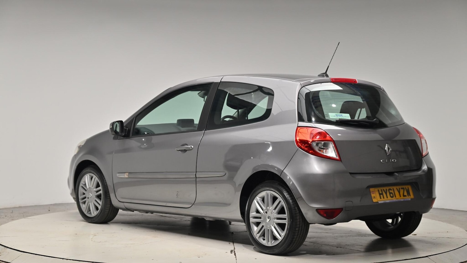 Used Renault Clio 2011 for sale - 76702355: Photo 25