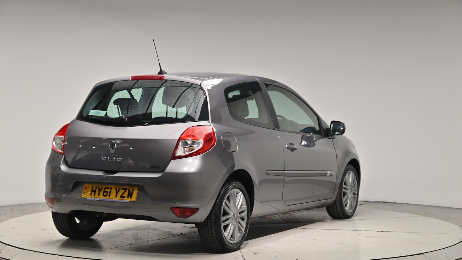 Used Renault Clio 2011 for sale - 76702355: Photo 32