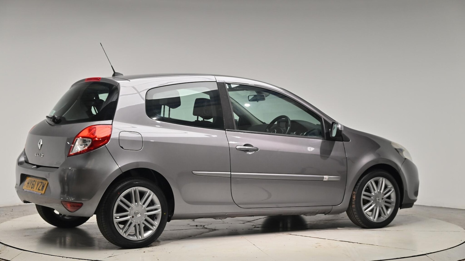 Used Renault Clio 2011 for sale - 76702355: Photo 35