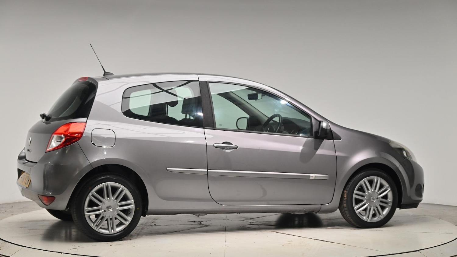 Used Renault Clio 2011 for sale - 76702355: Photo 36