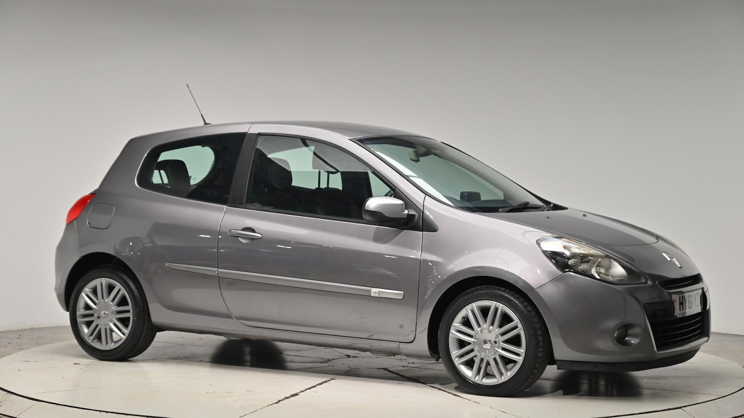 Used Renault Clio 2011 for sale - 76702355: Photo 41