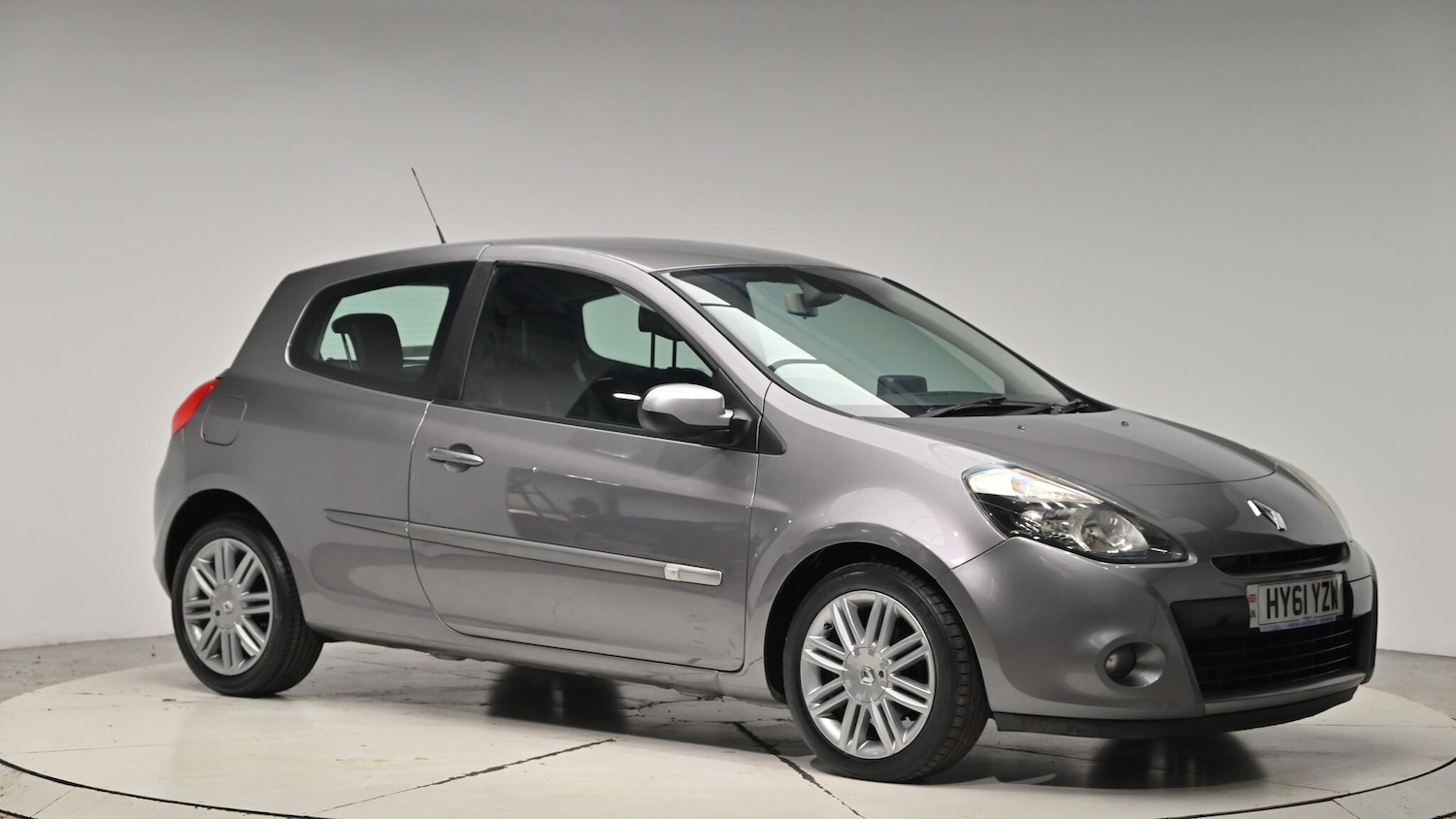 Used Renault Clio 2011 for sale - 76702355: Photo 42