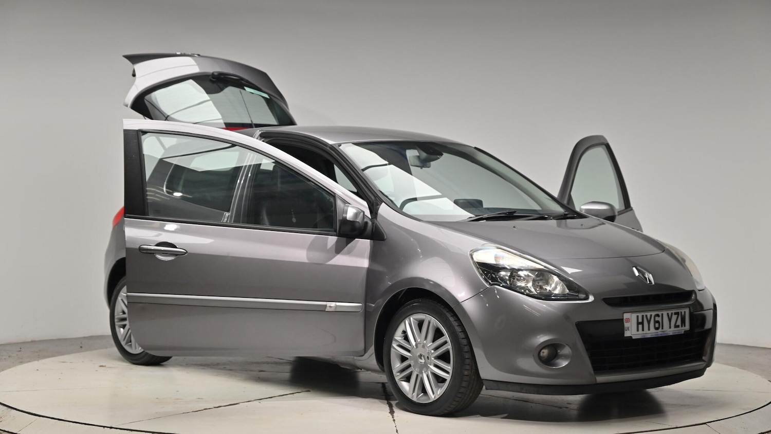 Used Renault Clio 2011 for sale - 76702355: Photo 43