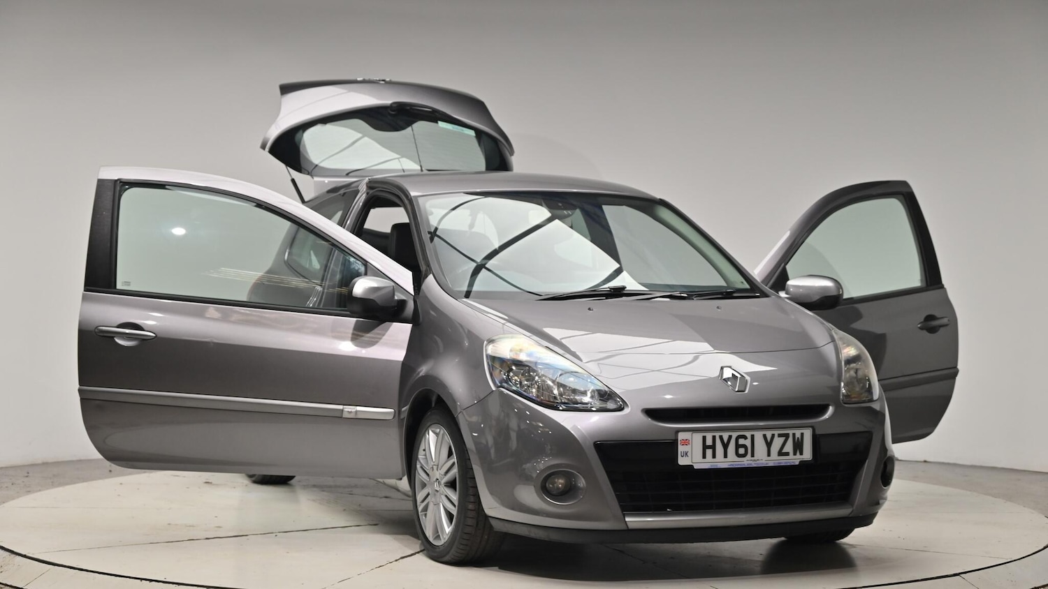 Used Renault Clio 2011 for sale - 76702355: Photo 45