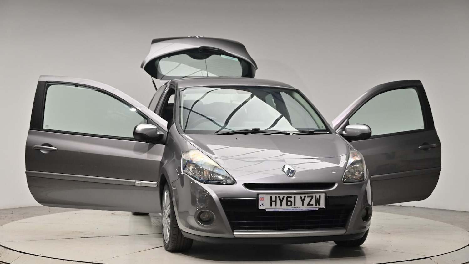 Used Renault Clio 2011 for sale - 76702355: Photo 46