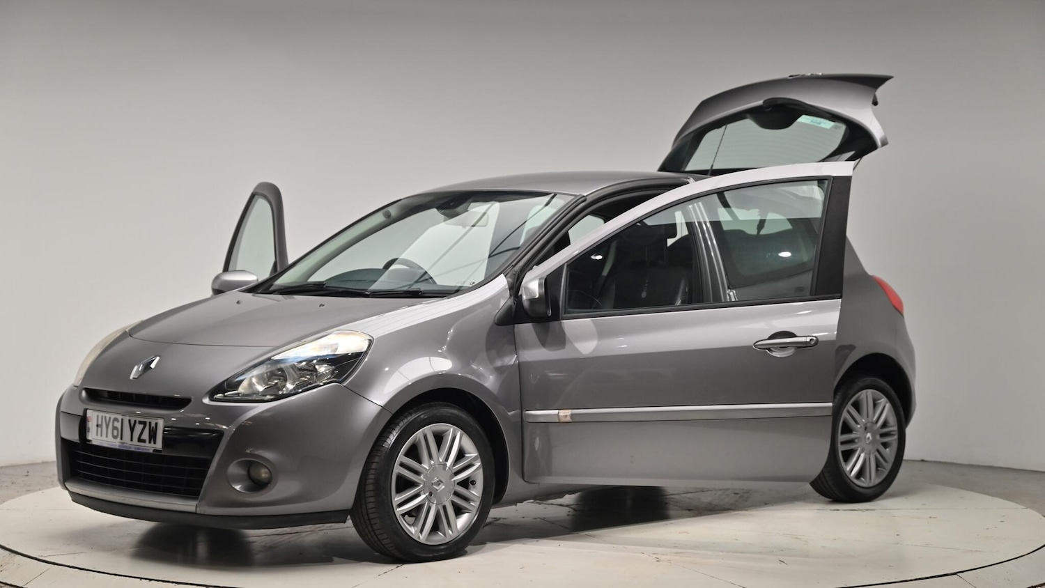 Used Renault Clio 2011 for sale - 76702355: Photo 52