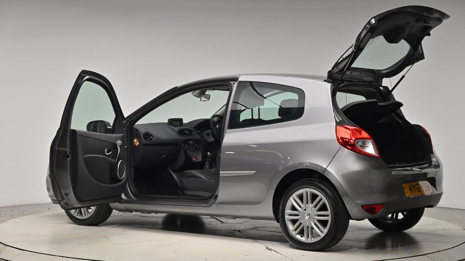 Used Renault Clio 2011 for sale - 76702355: Photo 60