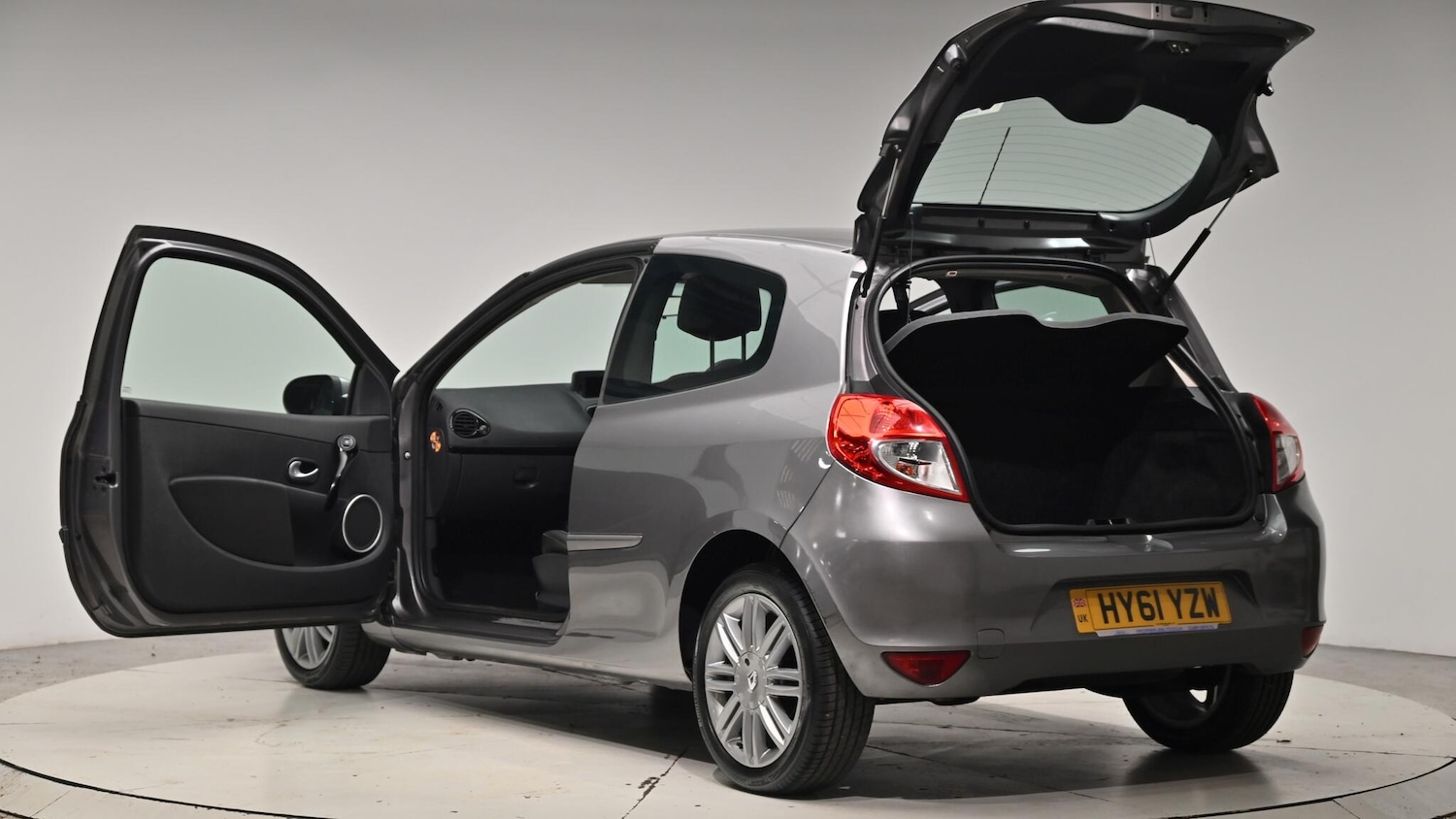 Used Renault Clio 2011 for sale - 76702355: Photo 62