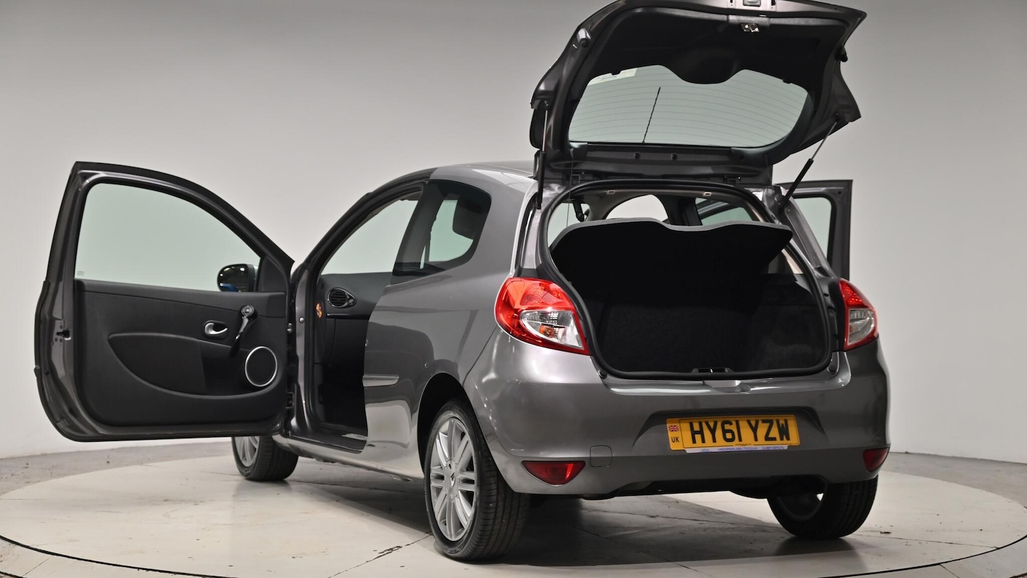 Used Renault Clio 2011 for sale - 76702355: Photo 63