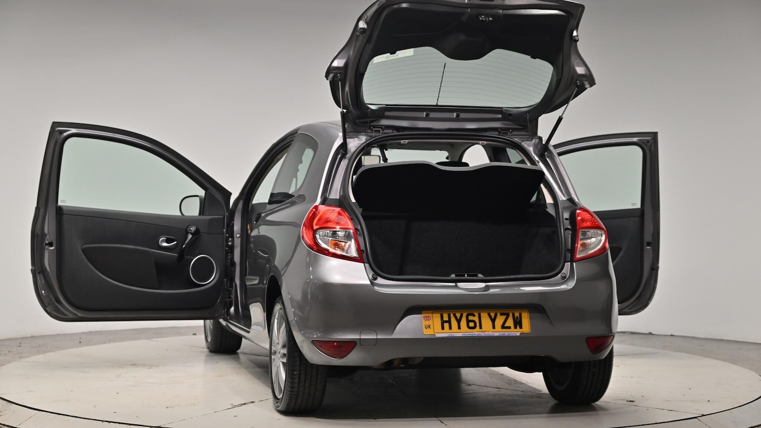 Used Renault Clio 2011 for sale - 76702355: Photo 64