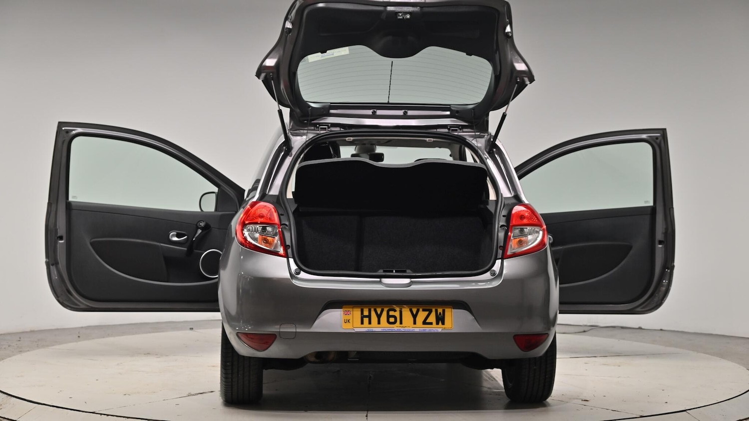 Used Renault Clio 2011 for sale - 76702355: Photo 65