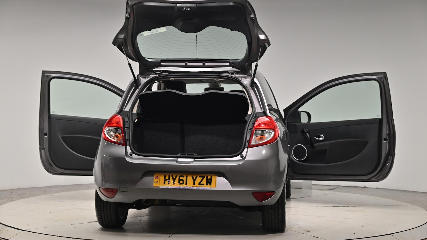 Used Renault Clio 2011 for sale - 76702355: Photo 66