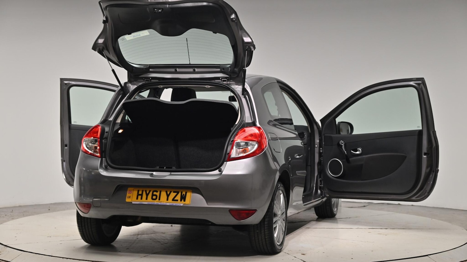 Used Renault Clio 2011 for sale - 76702355: Photo 67