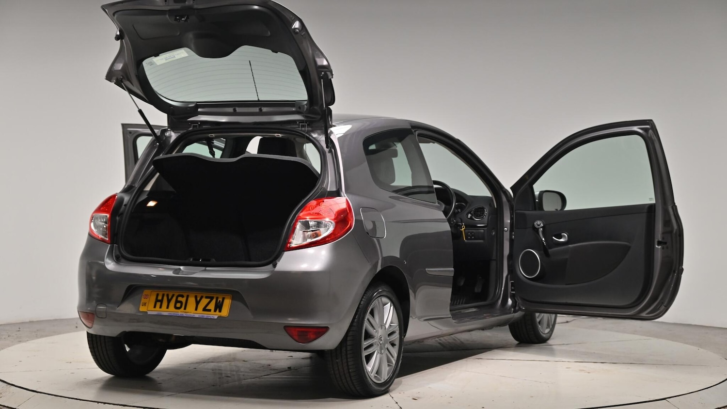 Used Renault Clio 2011 for sale - 76702355: Photo 68